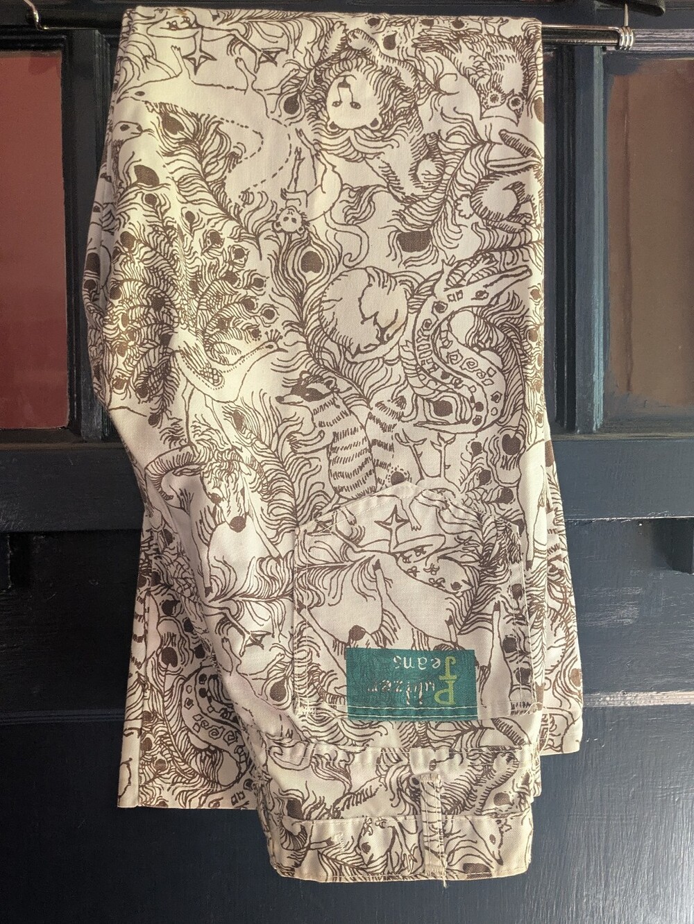 Ultra rare Lilly Pulitzer Men's Stuff intricate print flared jeans
